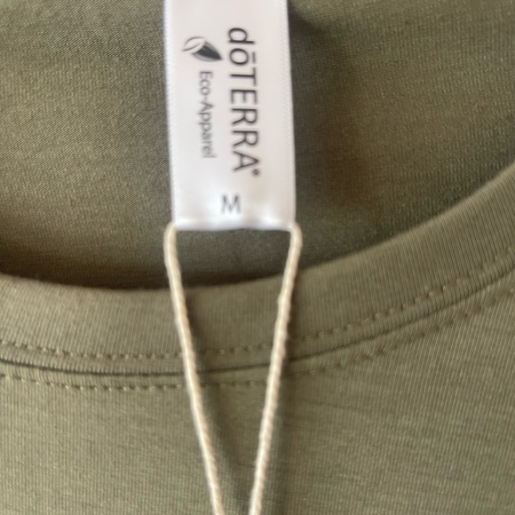 Short Sleeved Men’s Shirt - Picture 2 of 3